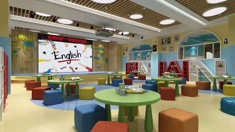 在选择学校时，您可以关注以下几点：